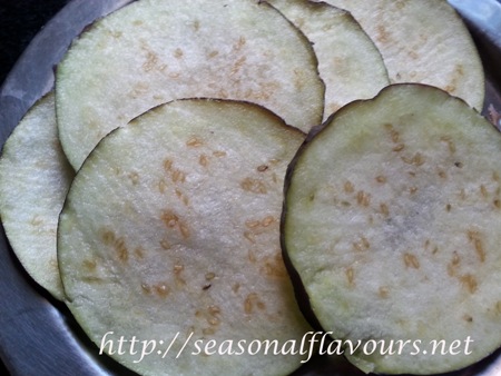 Eggplant slices for Brinjal Bajji Recipe