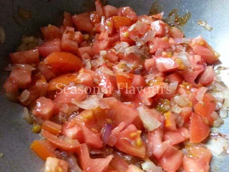 Fry tomatoes for rajma masala curry recipe