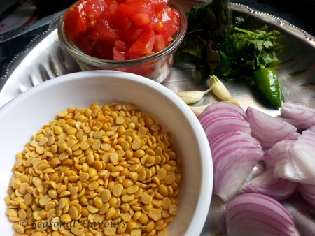 Ingredients for pappu with tomatoes