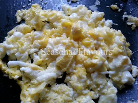 Scramble the eggs for Chinese Fried Rice
