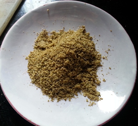 Ginger-fennel seeds paste for Urad dhal Bengali recipe