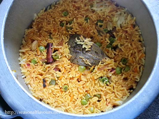 Fluff cooked South Indian Vegetable Pulao