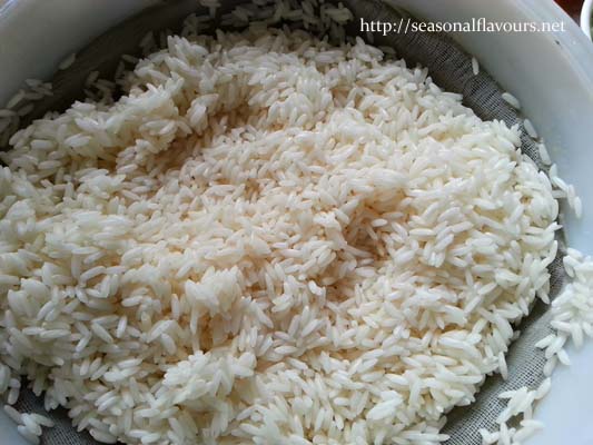 Soak rice for vegetable pulav