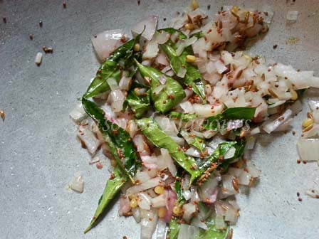 Chopped onion for thotakura recipe