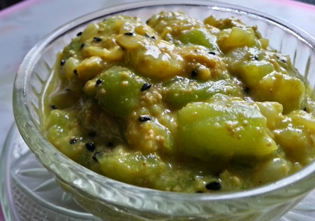 bengali style bottle gourd with khus khus