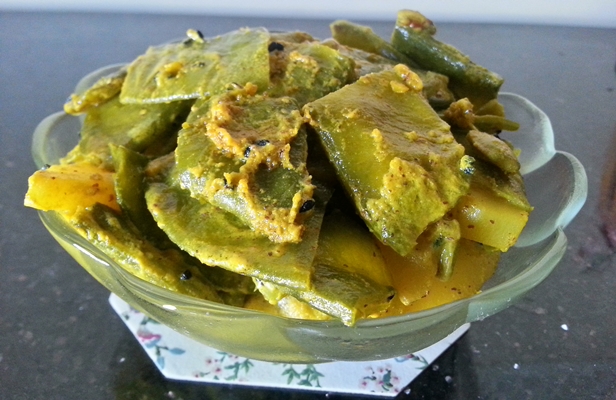 Sheem Shorshe Recipe Bengali