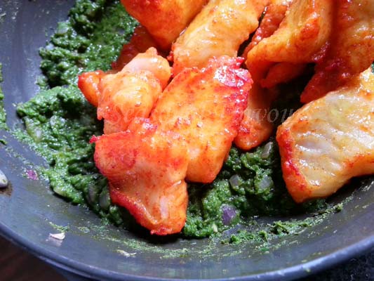 add fried fish to coriander paste for cilantro fish recipe
