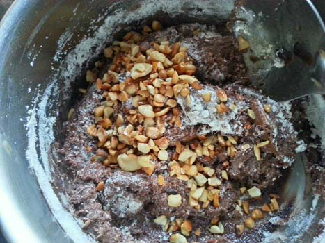 add cashew to chocolate mixture to make fudge