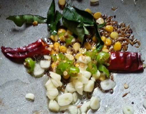 sesame seeds curry leaves and red chilli tempering