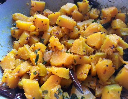 stir kaddu for Bengali kaddu recipe