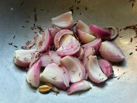 Roast onion masala for vankaya vepudu recipe