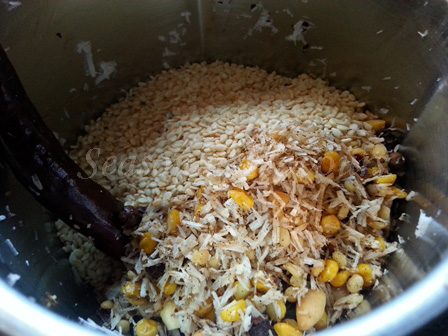 grind roasted ingredients for nuvvula rice