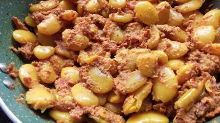 Saute butter beans with spices