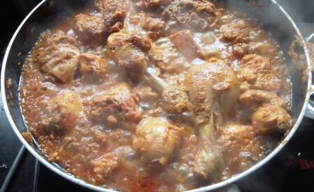 Cook chicken with curd