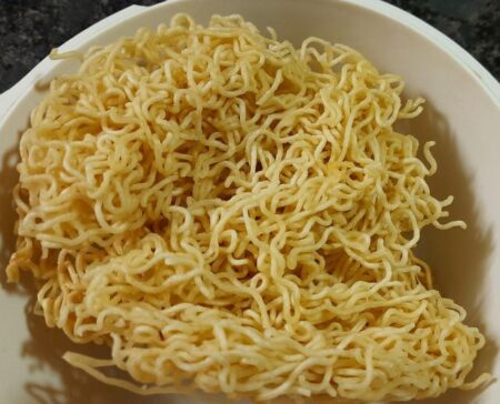 Fried noodles cool down