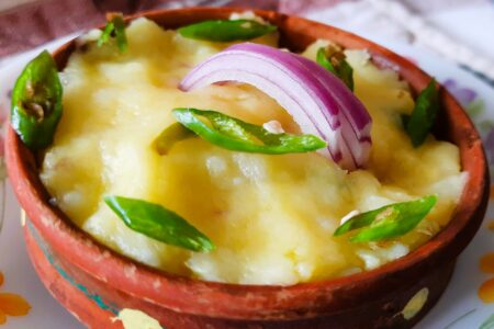 Mashed potatoes Bengali style