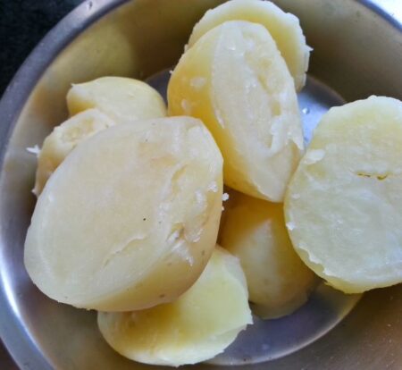 Boiled potatoes for maacher chop
