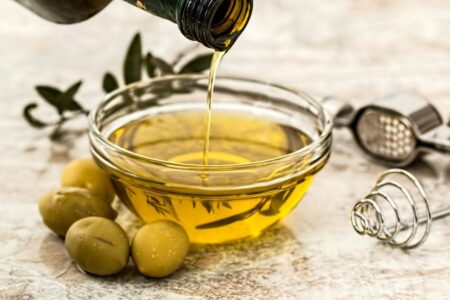 Olive Oil consumption reduces dementia mortality