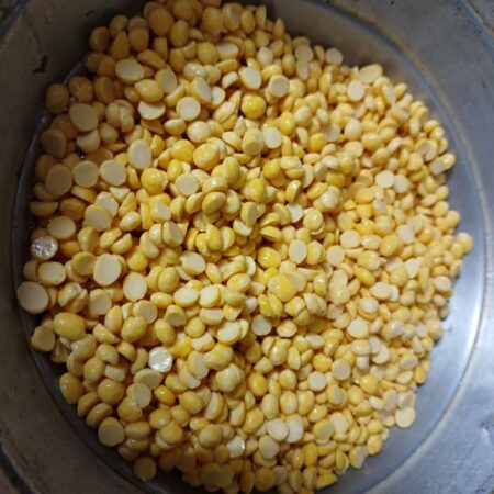 Drain water from soaked chana dal