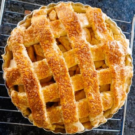Baked pie with apples