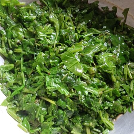 Drain the blanched palak