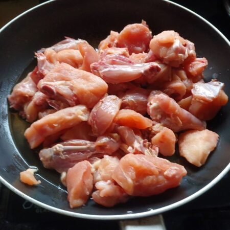 Washed chicken pieces for Lahori murgh recipe