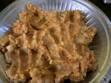 Aloo stuffing for bread pakoda
