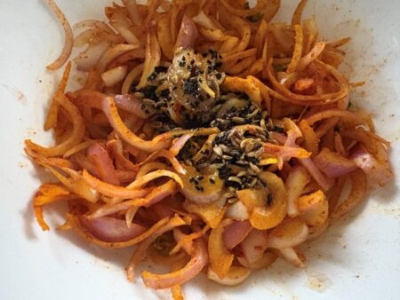 Tempering for onion aachar