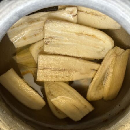 Aratikaya slices for South Indian evening snacks