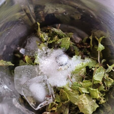 Limeade with mint ingredients