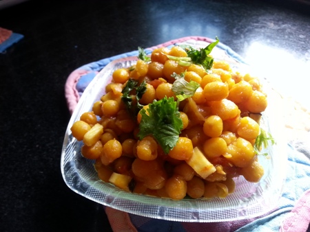 Ghugni Bengali Dried Yellow Peas Curry | Street Food Matar Ghugni Chaat