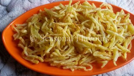 Jhuri Aloo Bhaja Recipe – Bengali Crunchy Golden Brown Potato Fries