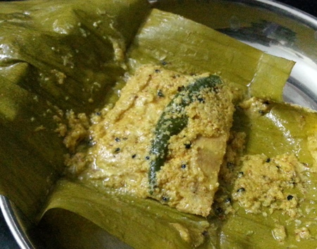 Bhetki Macher Paturi Bengali | Fish Cooked In Banana Leaves