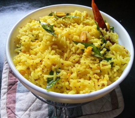 Lemon Rice - Andhra Nimakkaya Pulihora | Chitrannam Lemon Yellow Rice