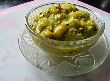 Jhinge Posto – Bengali Ridge Gourd With Poppy Seeds Paste | Turai Posto