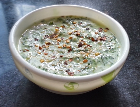 Spinach Raita – Punjabi Palak Dahi Raita | Indian Yogurt Spinach Dip
