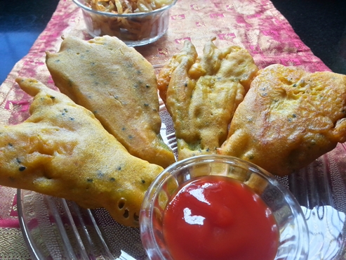 Kumro Phool Bhaja – Bengali Pumpkin Blossom Fritters Crispy Deep Fried