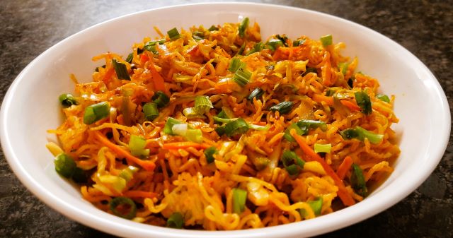 Chinese Bhel Street Food – Crispy Fried Noodles Chaat