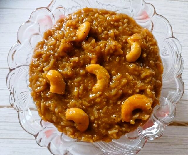 Sweet Pongal – Traditional South Indian Chakkara Pongal